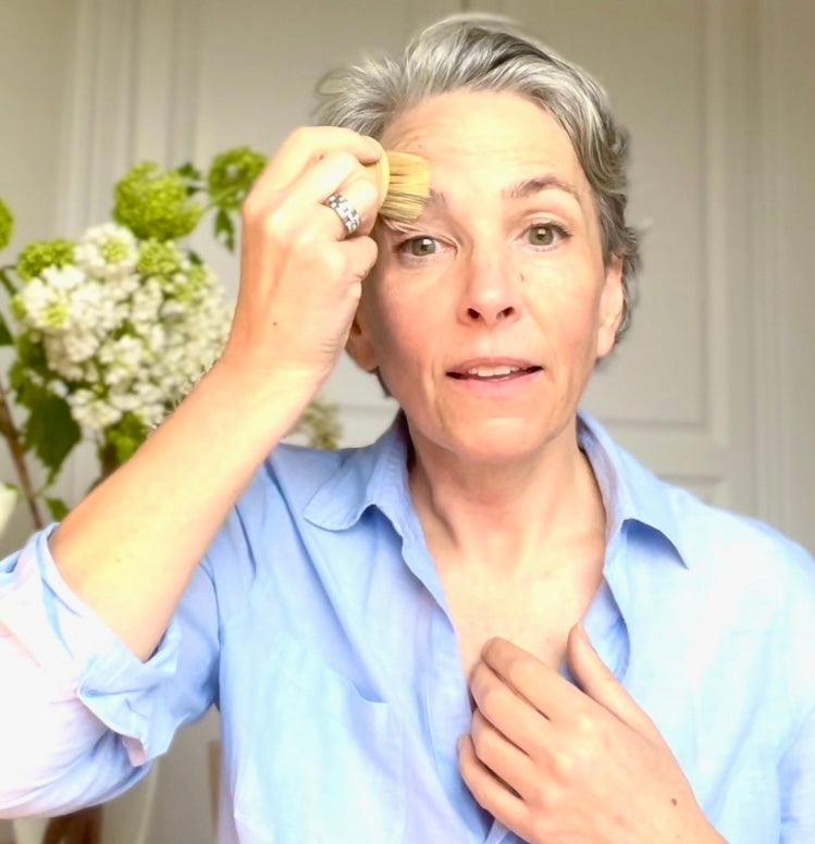 Brush Up: The Art of Dry Facial Brushing