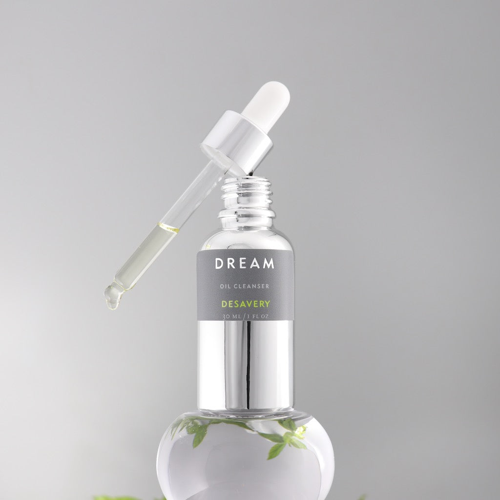 Dream Oil Cleanser with glass pipette, 30 ml silver glass bottle. 